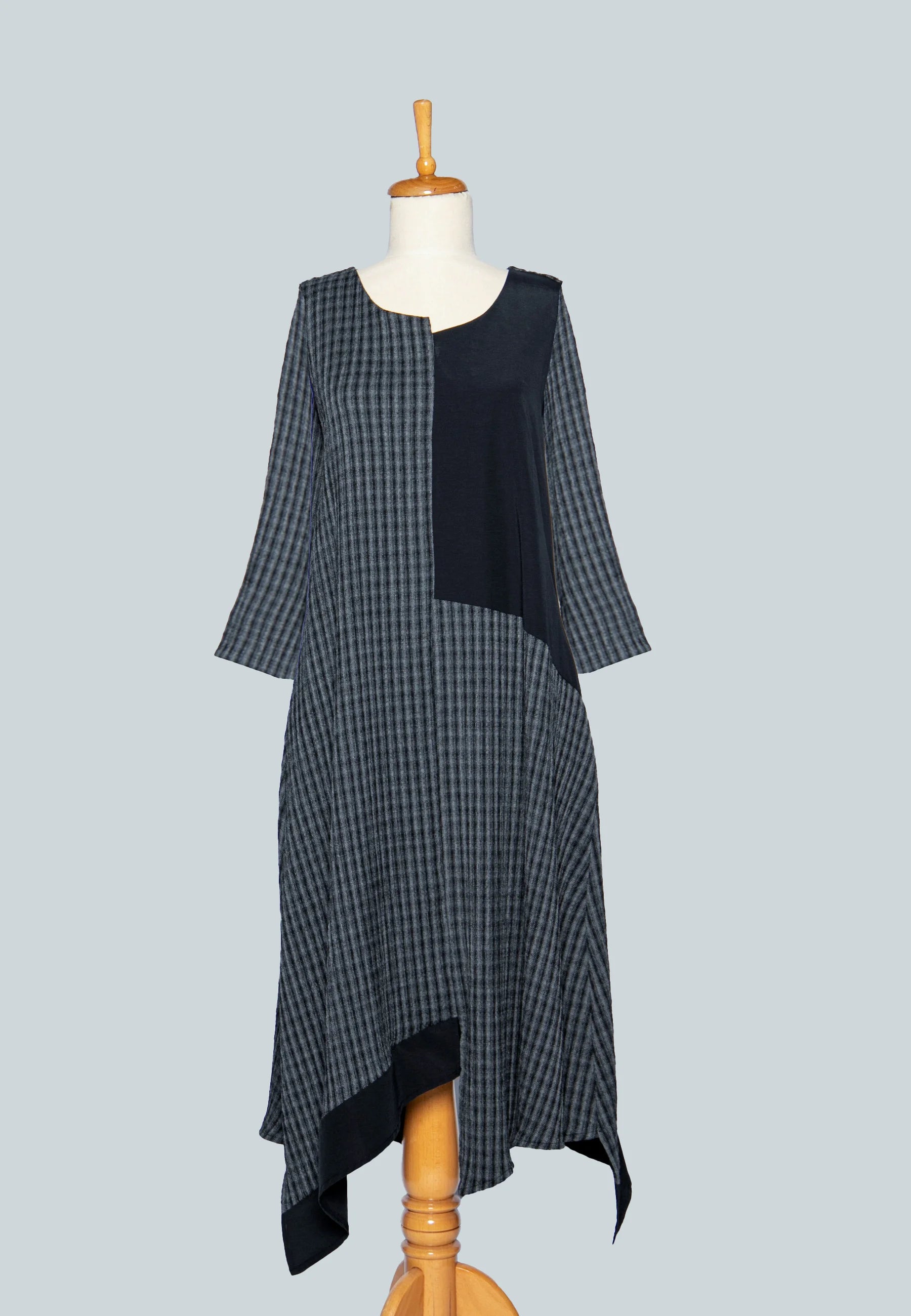 REFRACT Long, plaid, crinkled viscose, asymmetrical dress LUUKAA REFRACT Long, plaid, crinkled viscose, asymmetrical dress LUUKAA