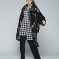 #color_illusion-Mesh-Print-Black