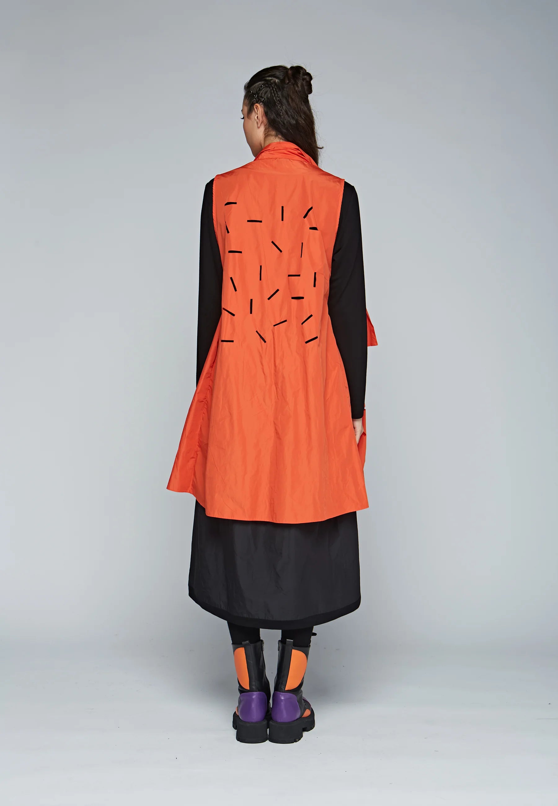 OPPOSE Mid-length, recycled memory taffeta vest – LUUKAA OPPOSE Mid-length, recycled memory taffeta vest – LUUKAA