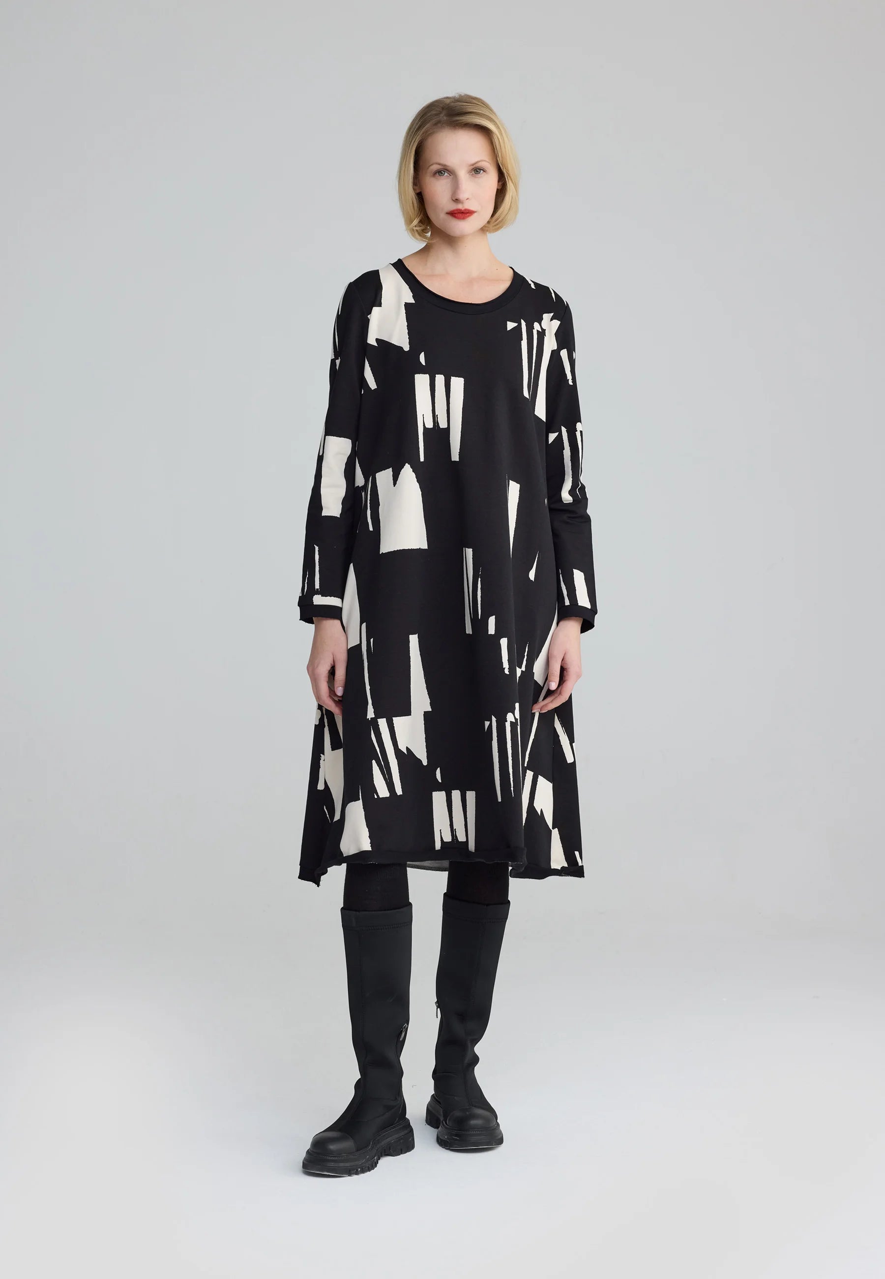 #color_ivory_black