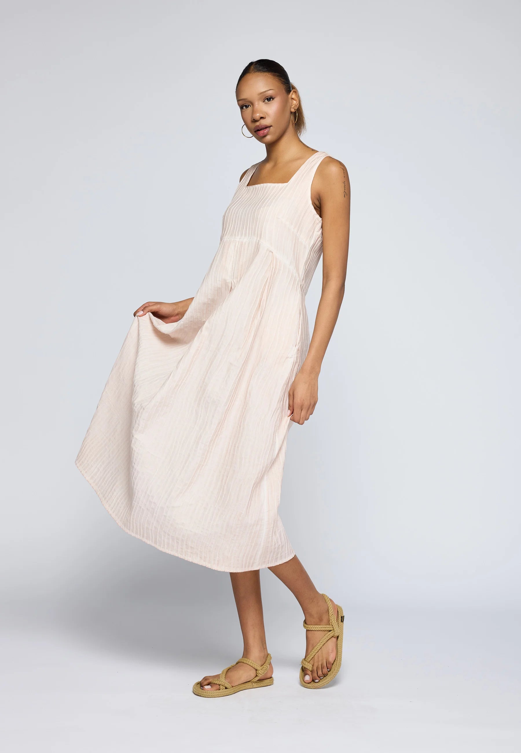 NORELLE Garment-dyed balloon dress – LUUKAA